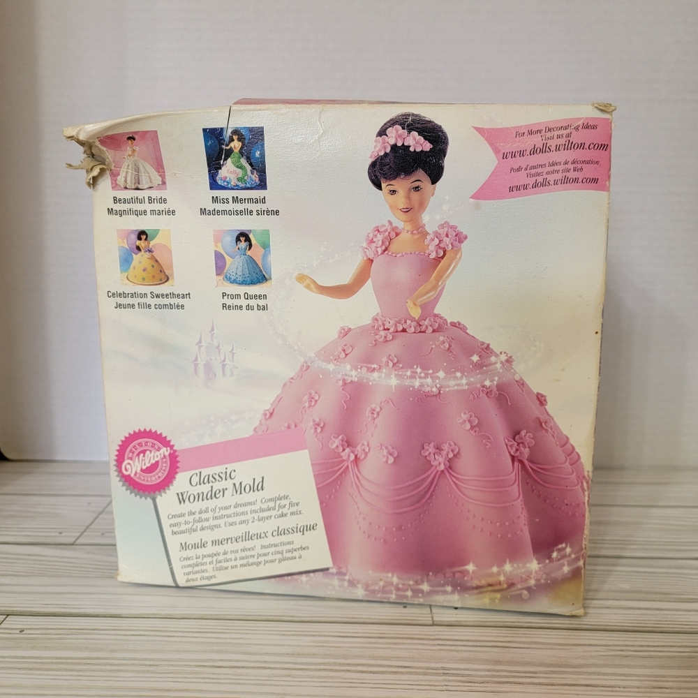 Classic Womder Mold Barbie Doll Cake Pan Wilton Pre-owned in good condition